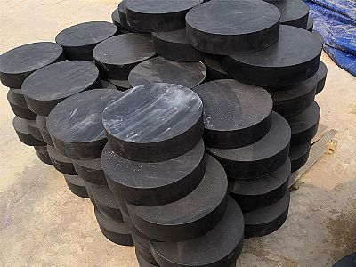 兴海县板式橡胶支座由若干层橡胶片与薄钢板经加压硫化